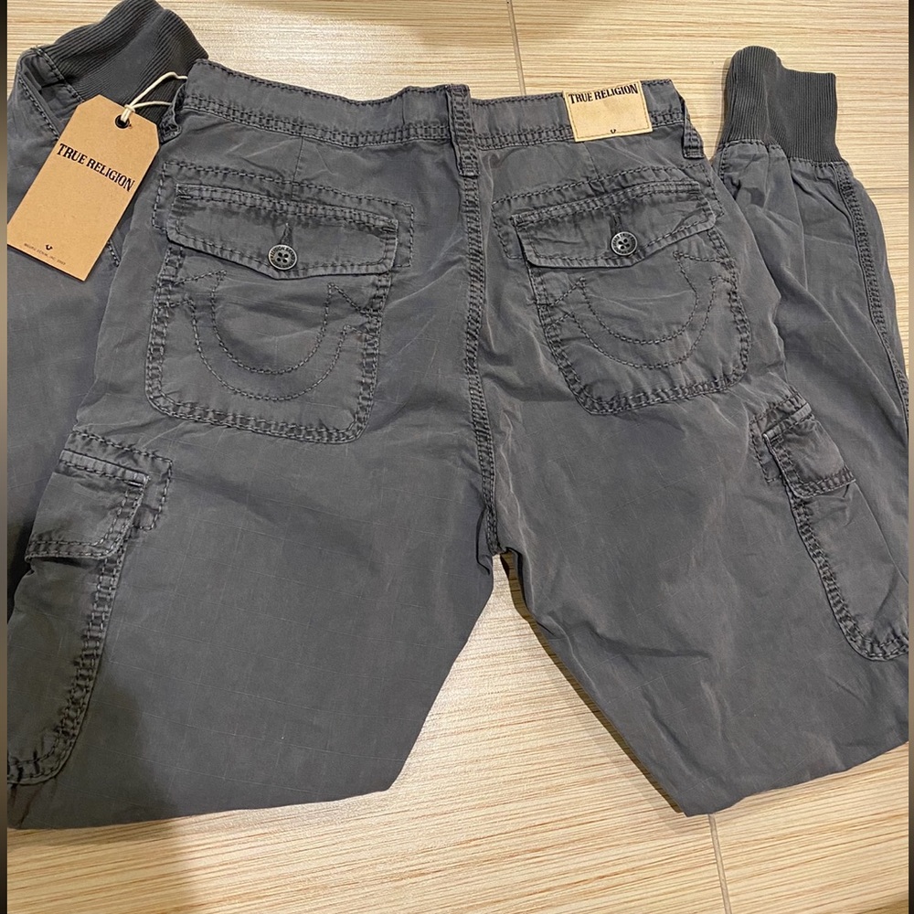 🆕 True Religion Cargo Pants with Flap Back